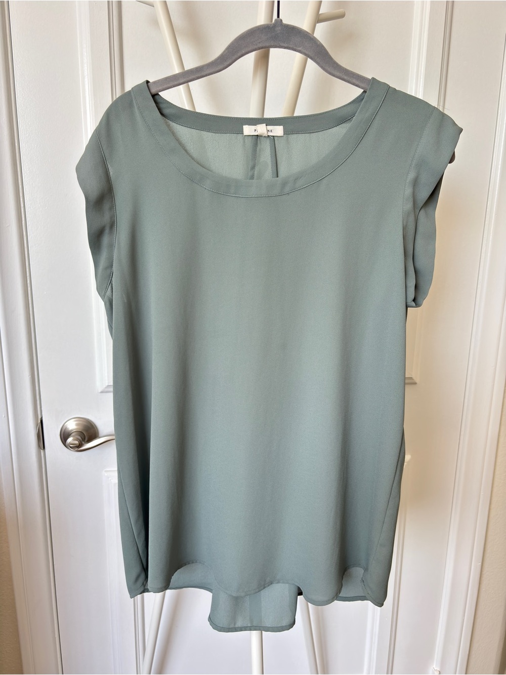 Pleione Sleeveless Shirt Small